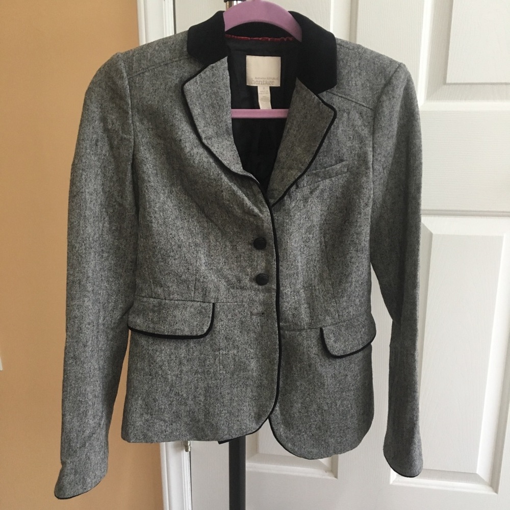 Banana Republic suit